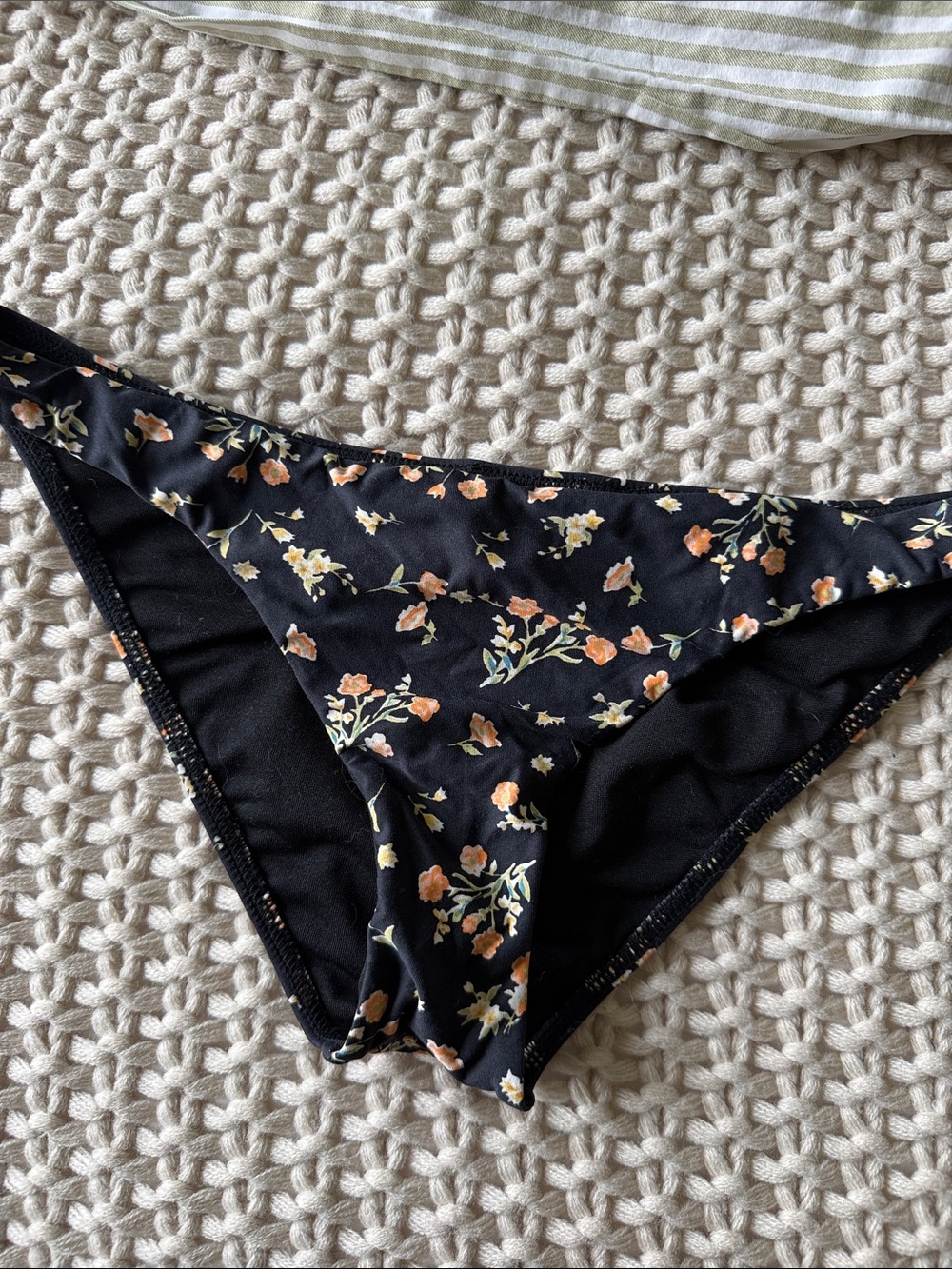 Billabong women swim bottoms black/green/ orange floral size S